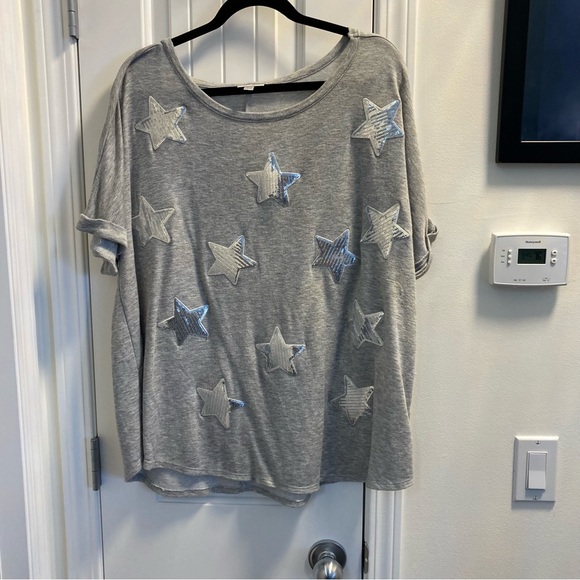 Avenue Tops - Avenue Size 18/20 Grey top with Stars